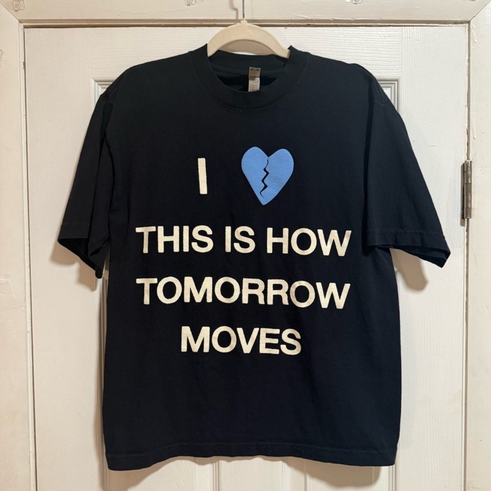 beabadoobee this is how tomorrow moves tour merch tshirt black
